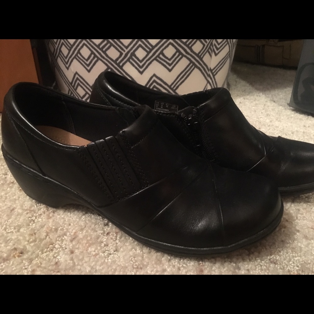 Women’s nurse/dental shoes